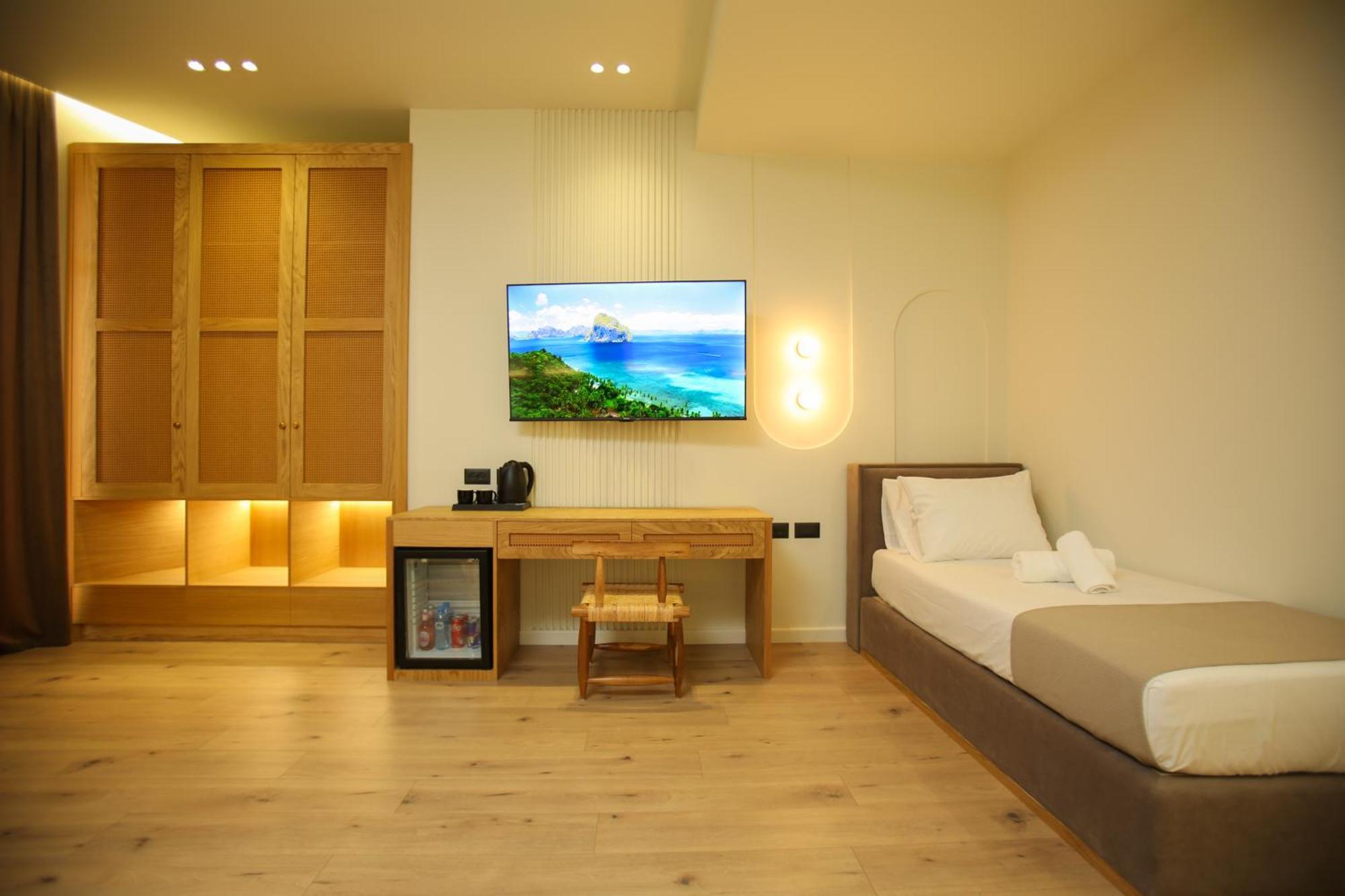 Hotel Brooklyn Vlore Exterior photo