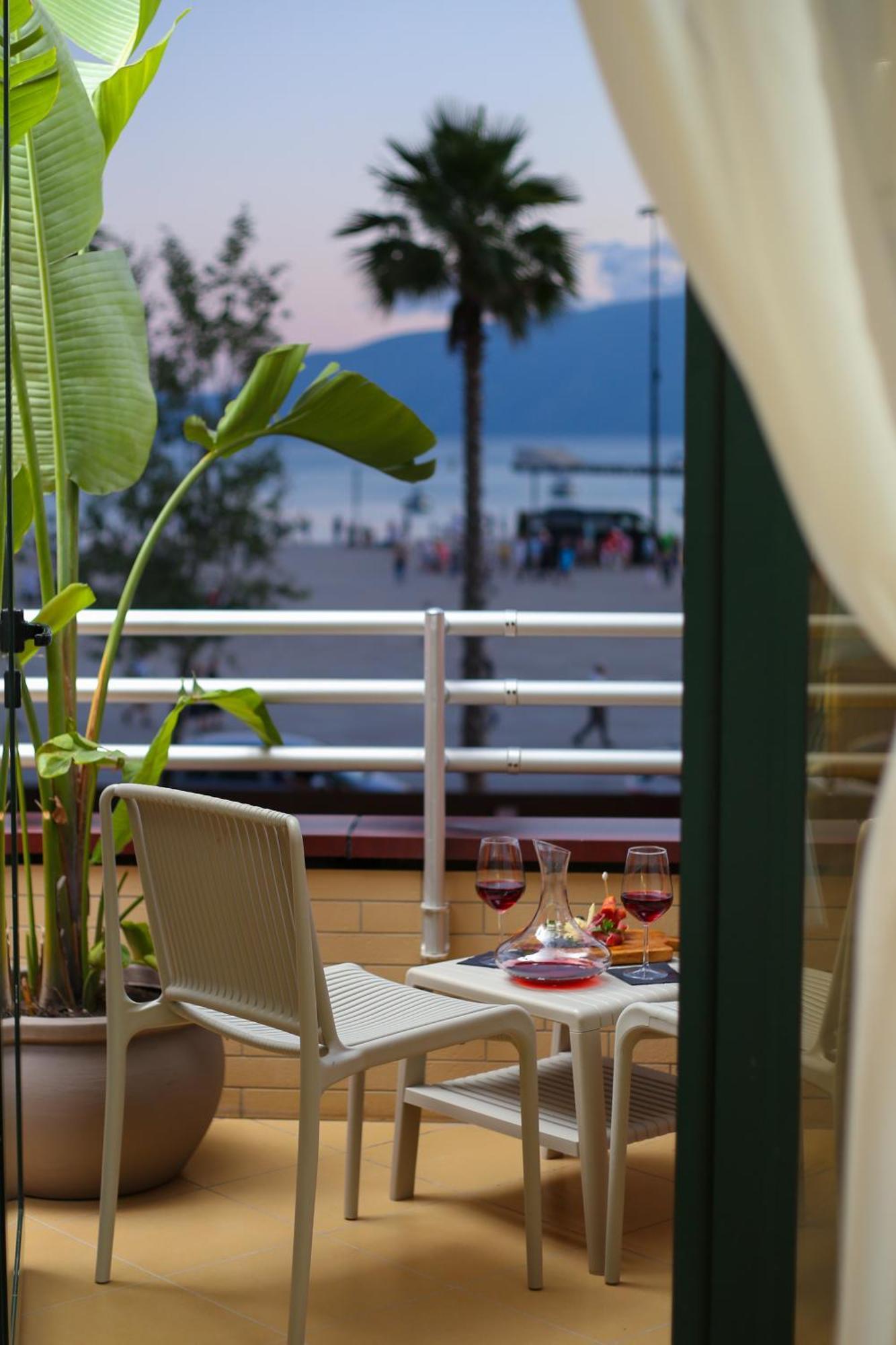 Hotel Brooklyn Vlore Exterior photo