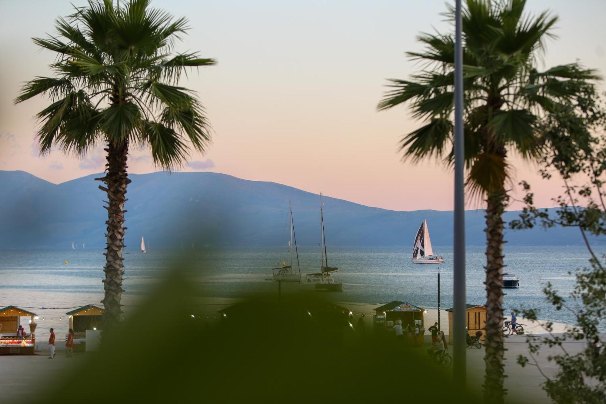 Hotel Brooklyn Vlore Exterior photo
